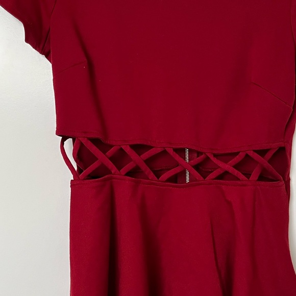 Short sleeved dark red peplum top - Picture 3 of 3